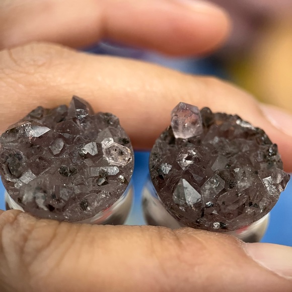 Oracle Rough Faced Amethyst Plugs in 19mm - Picture 4 of 10